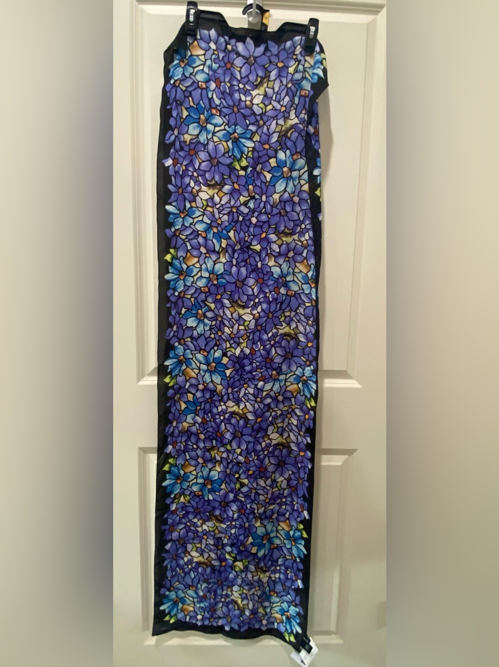 The Met - Louis Comfort Tiffany
Clematis Scarf - 100% Silk